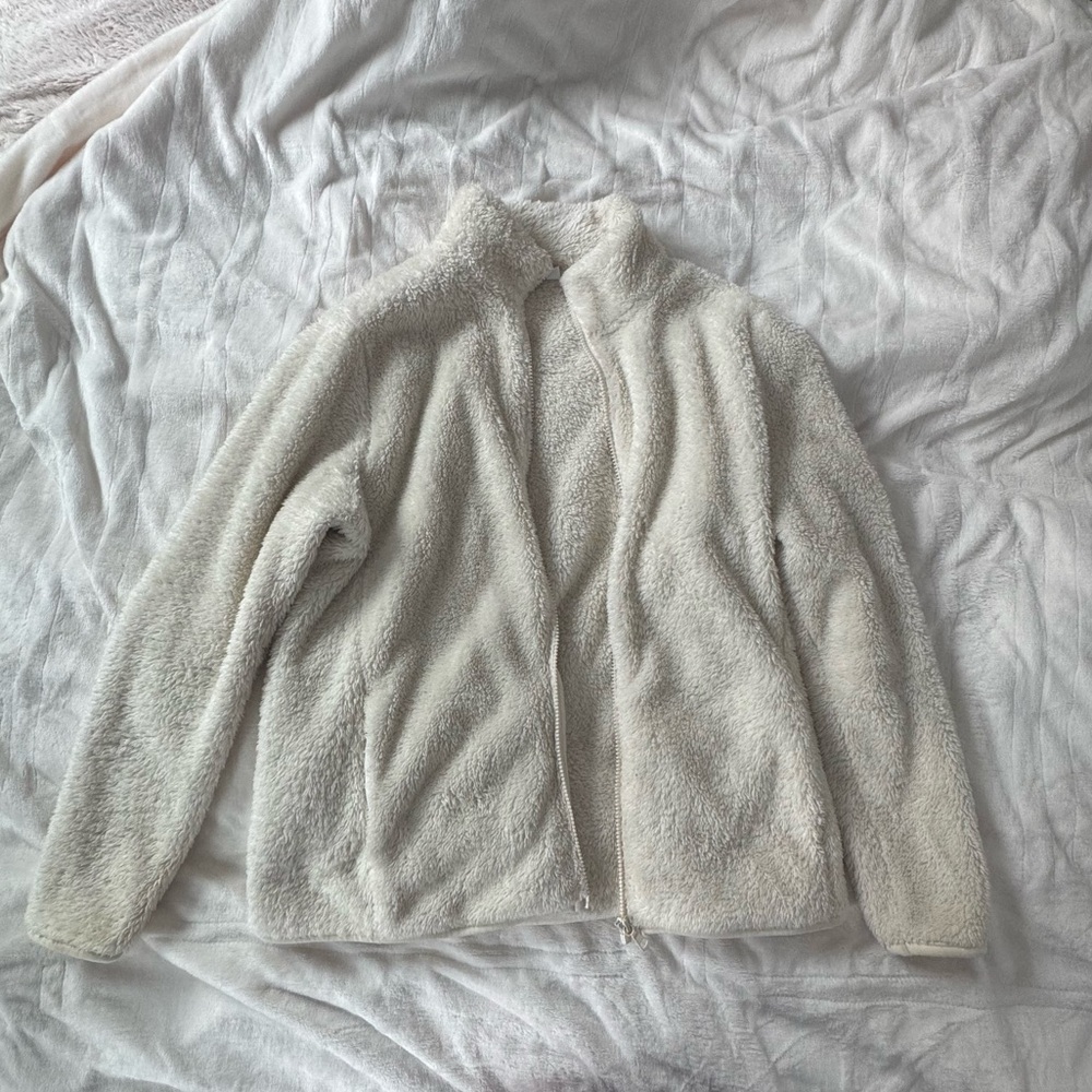 Uniqlo Cream Fleece Jacket